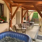 Dom Wakacyjny Gajowka Z Ogrodem I Jacuzzi Na Wylacznosc Rzyki