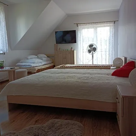 Gajowka Z Ogrodem I Jacuzzi Na Wylacznosc Rzyki