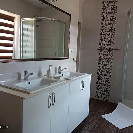 Gajowka Z Ogrodem I Jacuzzi Na Wylacznosc Apartment